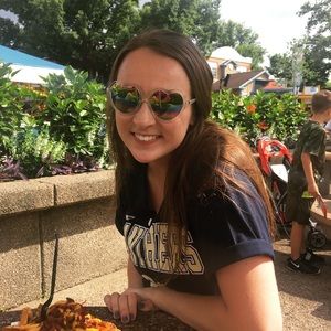 Meet your Posher, Casey